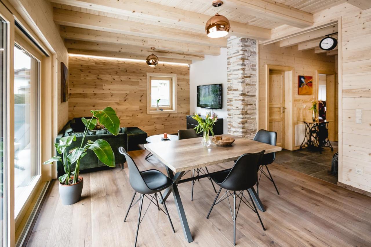 49 Nesselgraben - Aus Holz